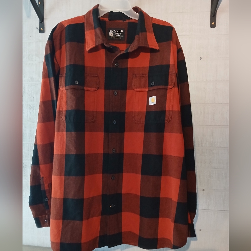 Carhartt Loose Fit Heavy Weight XL Spice Red and Black Plaid Shirt.  FF#304